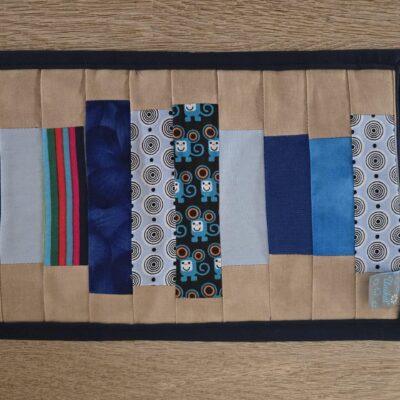 Tassenteppiche aus edlen Blautönen im klassischen Patchworkdesign