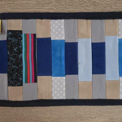 Tassenteppiche aus edlen Blautönen im klassischen Patchworkdesign