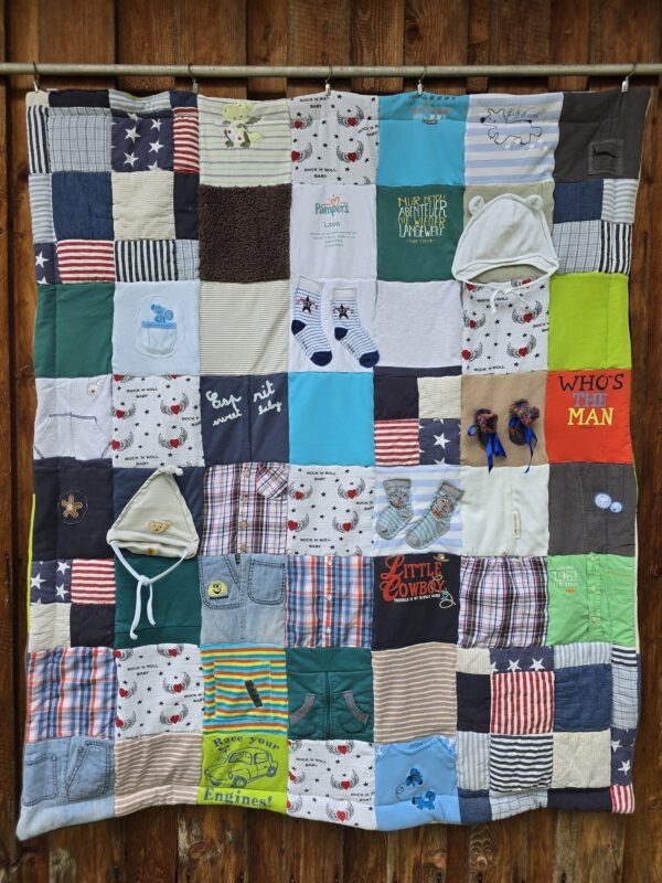 Erinnerungsdecke aus Babykleidung