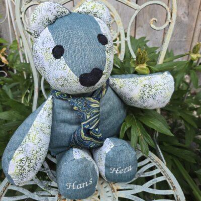 Erinnerungsbär BENNY als Memorybär genäht aus Kleidung von Verstorbenen