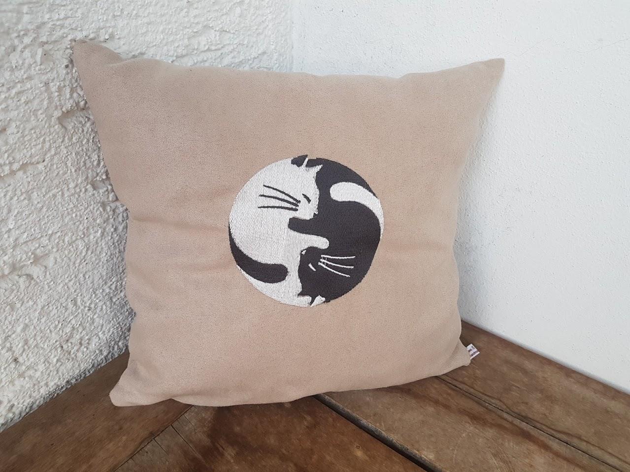 Bestricktes kleines Dekokissen