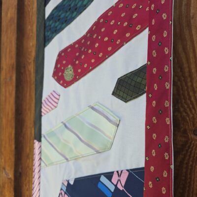Tischläufer aus Krawatten genäht, upcycling von Krawatten