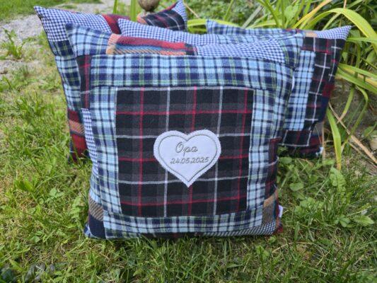 Erinnerungskissen genäht aus Lieblingskleidung und Kleidugn von Verstorbenen.