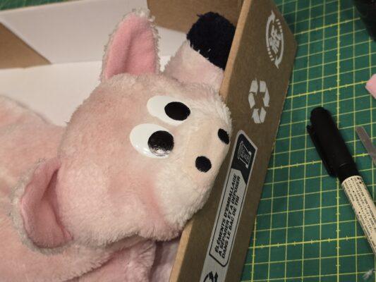 Stofftierrettung und Stofftier Reparatur. Schweinchen im Aufwachraum