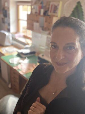 Nicole Mundigl von E-LoCin Handarbeiten, Nähstudio in Oderding bei Polling in Oberbayern.