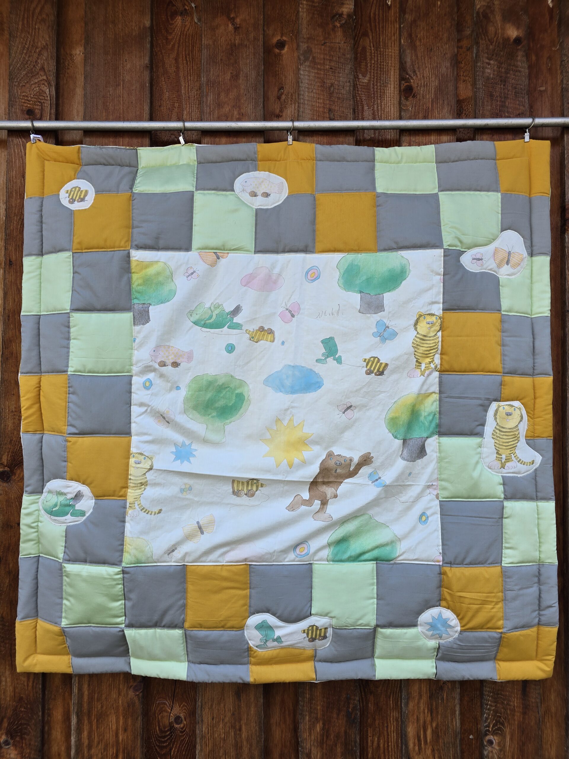 Patchworkdecke nähen lassen nach deinen Vorstellungen, aus deinen Wunschstoffen und Farben.