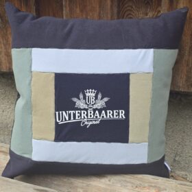 Patchwork Erinnerungskissen aus Babykleidung oder Kinderkleidung