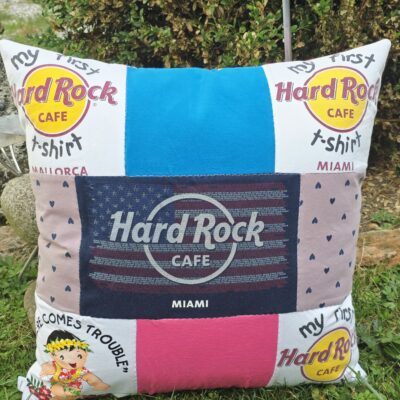 Patchwork Erinnerungskissen aus Babykleidung oder Kinderkleidung